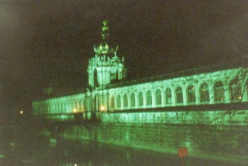 Zwinger bei Nacht