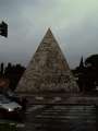34 Cestius-Pyramide