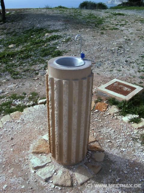 21 Antiker Wasserspender