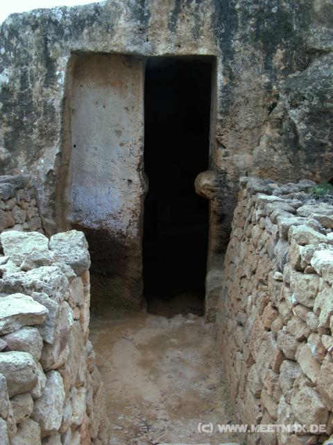 05 Tomb