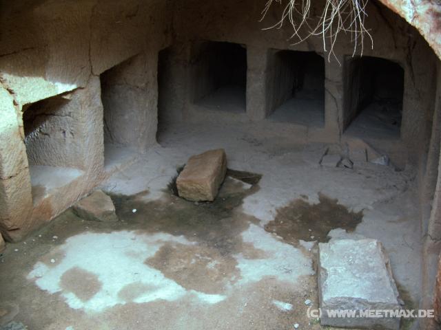 33 Tomb