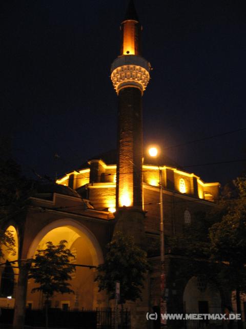 206 Banya-Bashi-Moschee bei Nacht