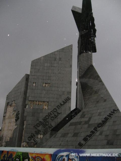 427 1300-Jahr-Monument
