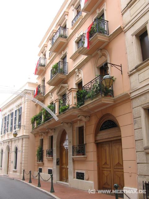 810 Fahnenfassade