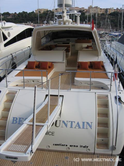842 Yacht