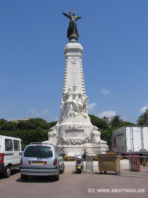 903 Nizza-Statue