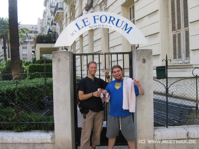932 Le Forum