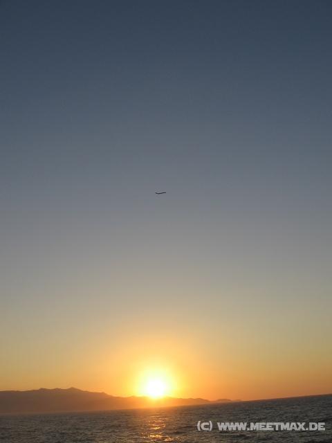 513 Flieger �ber der Sonne