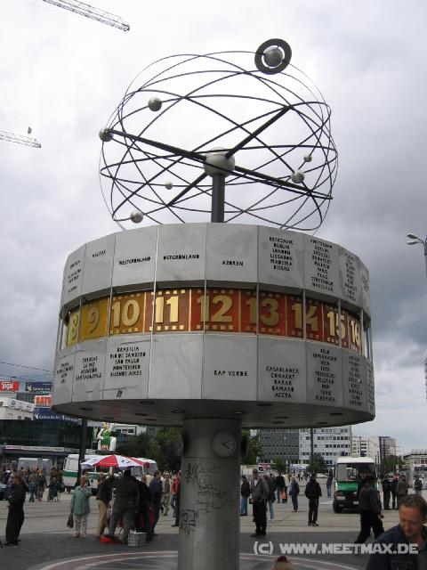 675 Weltzeituhr