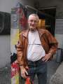 588 Papa am Grenzpfosten
