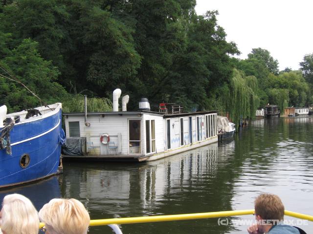 722 Wohnschiffe