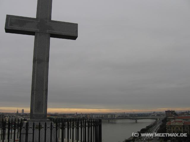 7007 Kreuz �ber Budapest