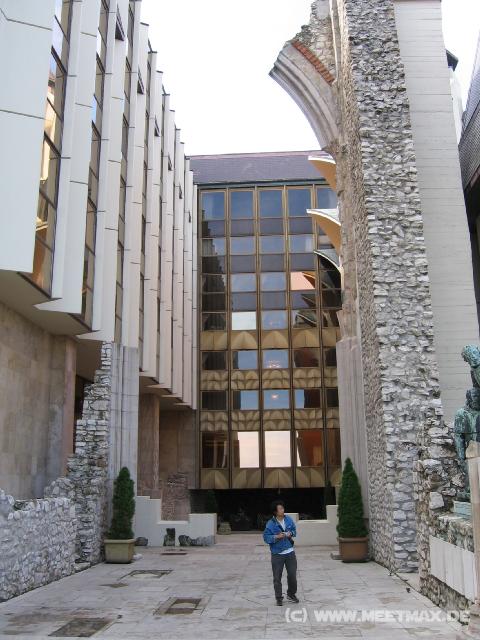 7063 Hilton