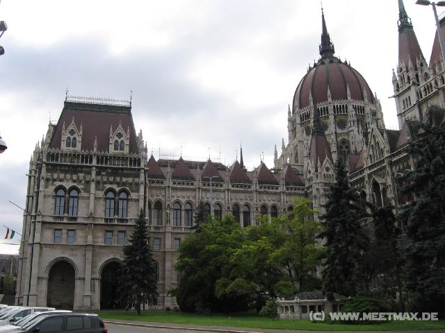 7082 Parlament
