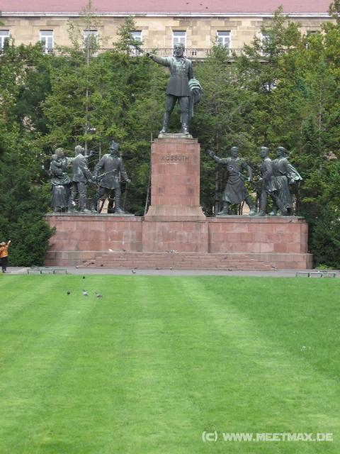 7083 Kossuth-Denkmal