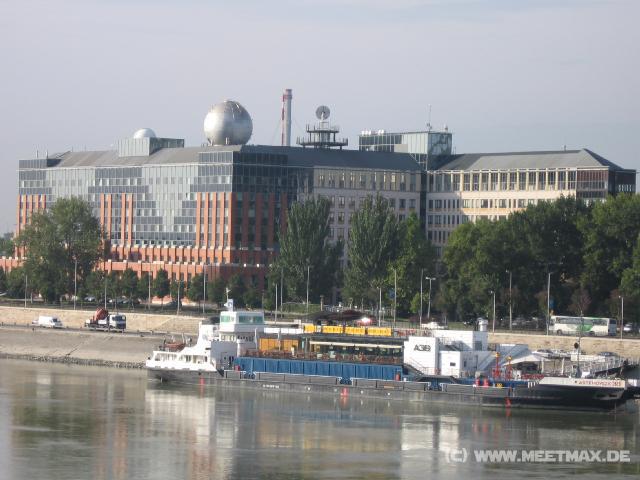 230 E�tv�s University