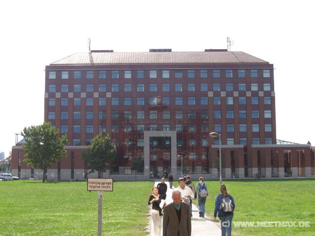 238 E�tv�s University
