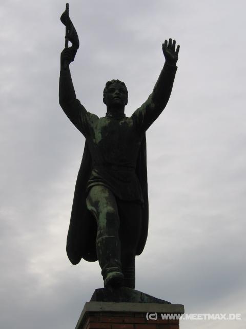 296 Statue