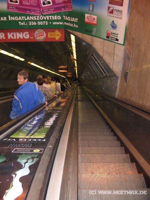 320 Metro-Rolltreppe