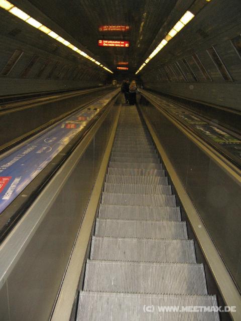 354 Rolltreppe