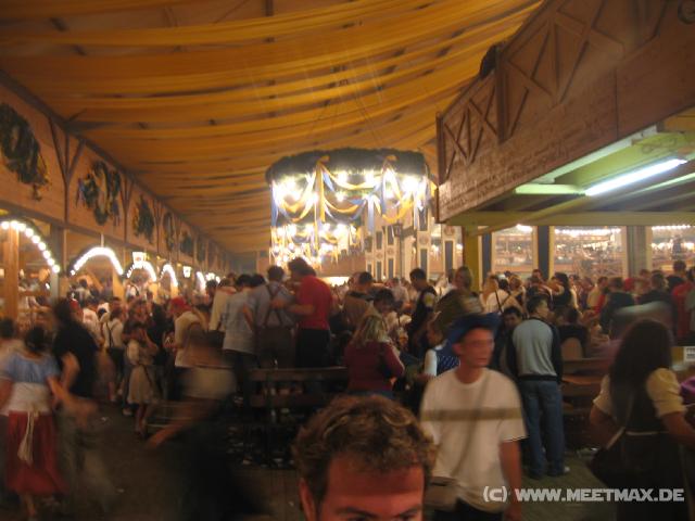 516 Im Bierzelt