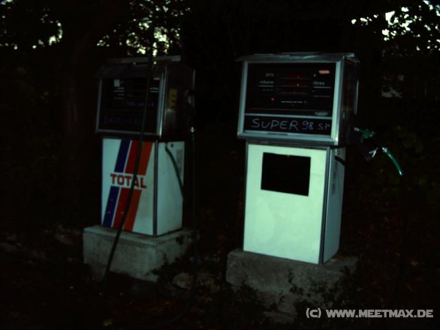 1937 Br�dertankstelle