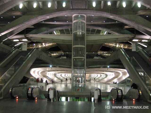 8205 Gare do Oriente