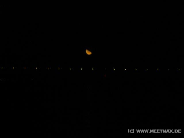 8220 Mond und Ponte Vasco da Gama