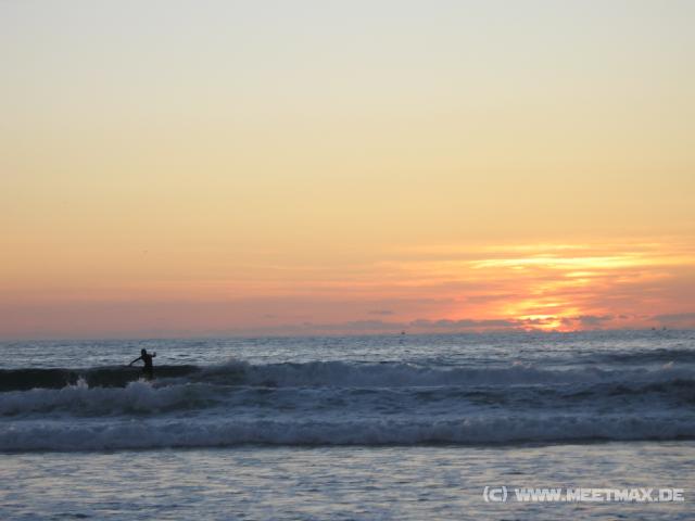 8289 Sonnenuntergang mit Surfer