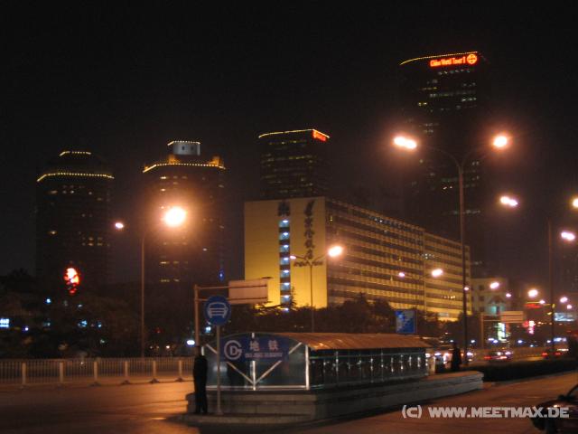 8591 Skyline bei Nacht