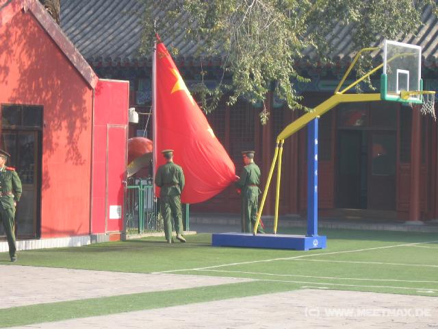 8637 Flagge hissen