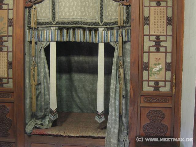 8758 Kaiserbett