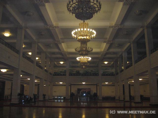 9002 Gro�e Halle des Volkes