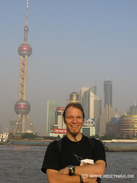 9537 Markus vor der Skyline