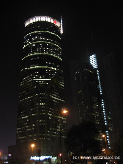 9605 Shanghai by night