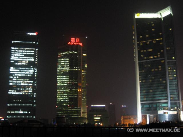9608 Shanghai by night