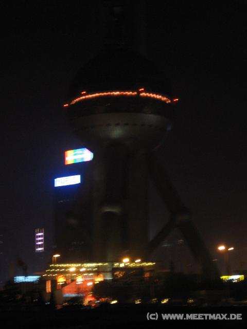 9609 Shanghai by night