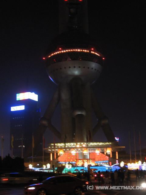 9612 Shanghai by night