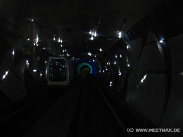 9613 Spacetunnel