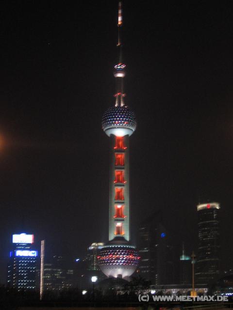 9622 Shanghai by night