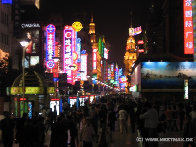 9633 Shanghai by night