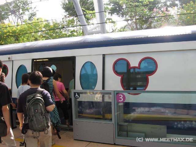 9750 Disneytrain