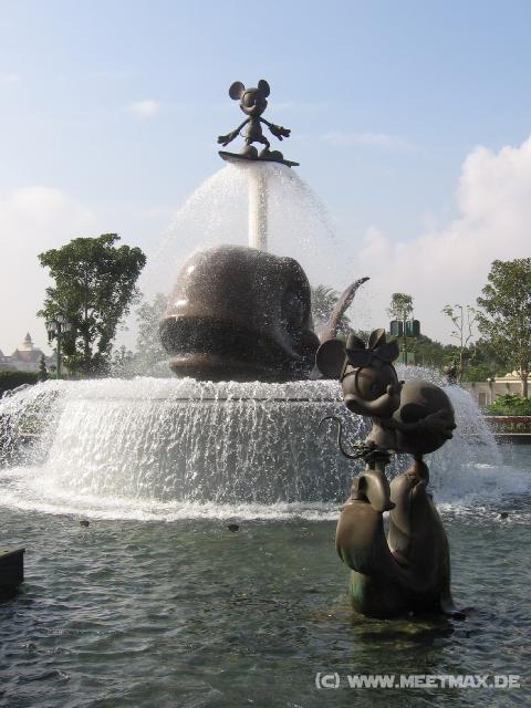 9755 Surfing Mickey