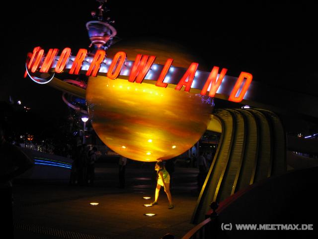 9892 Tomorrowland