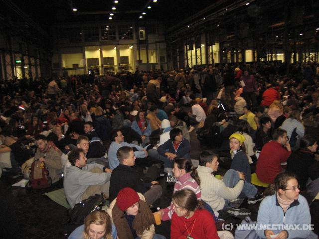 2366_Hier_kann_man_vom_Fu�boden_essen