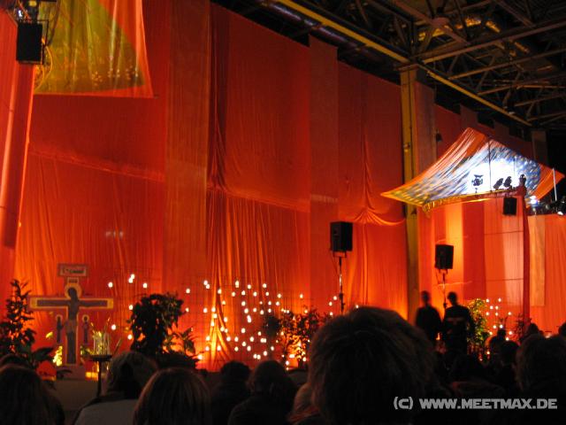 2372_Orange_Wall