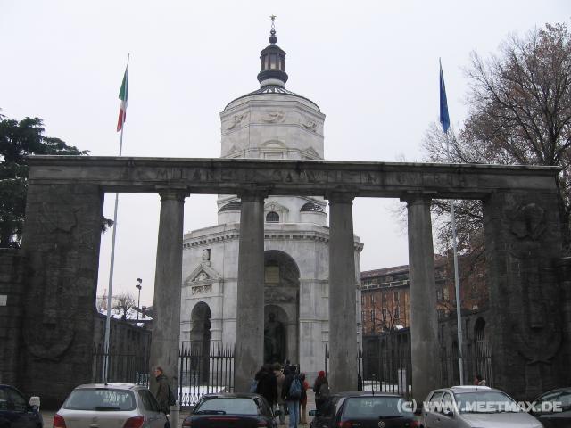 2525_Monumento_ai_Caduti
