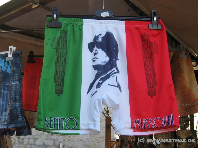 2997_Mussolini-Shorts