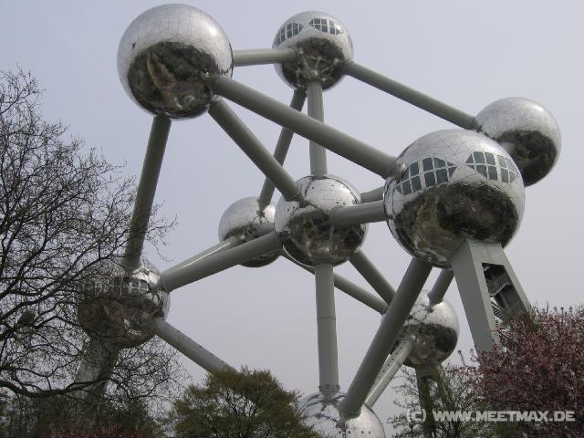 7892_Atomium
