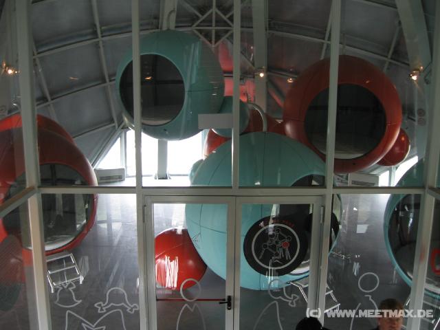 7904_Atomium
